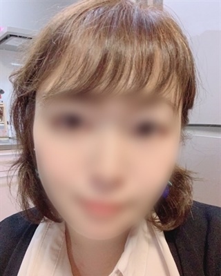 肨
